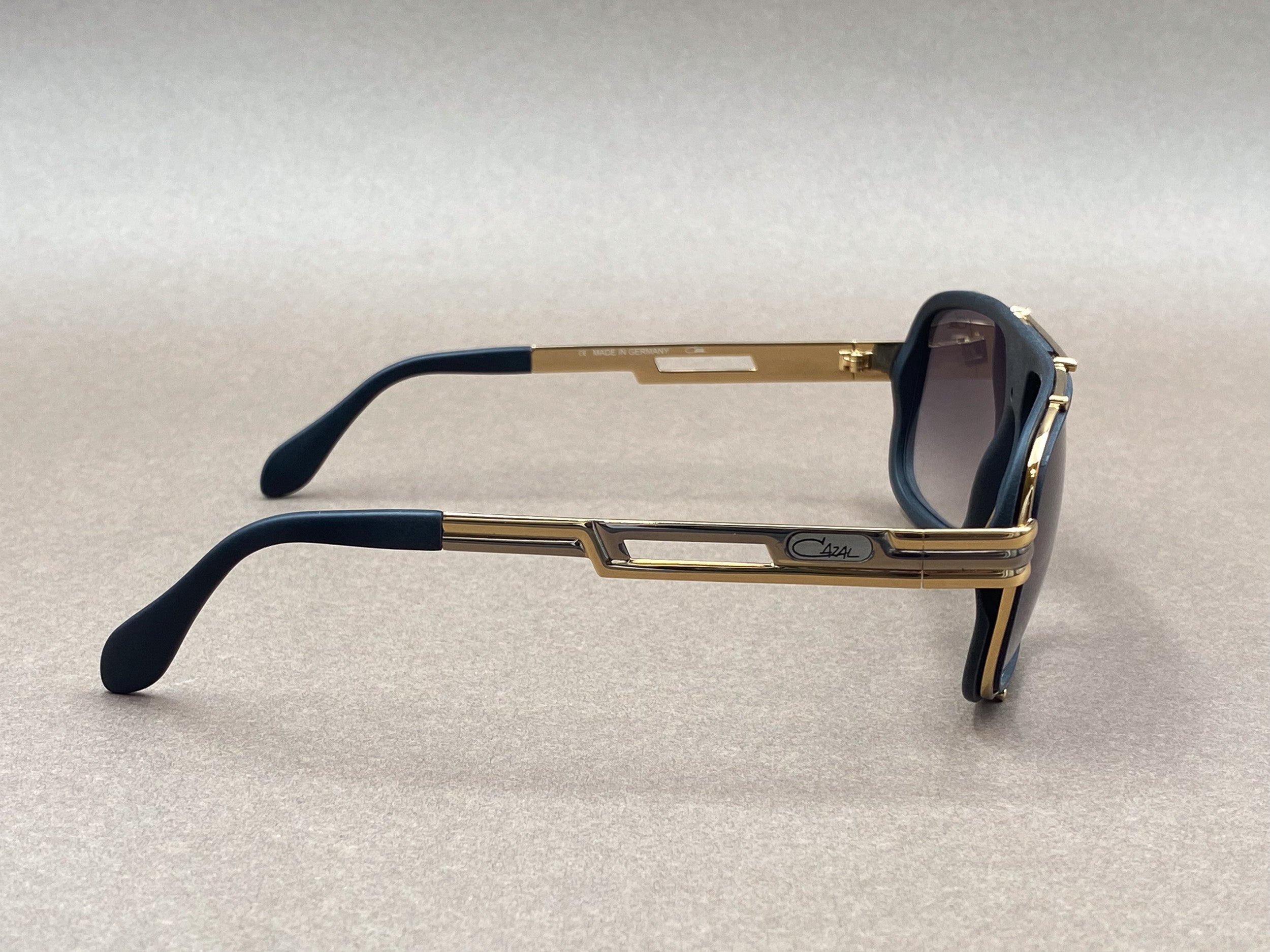Cazal 665 sunglasses - matte black and bicolour
