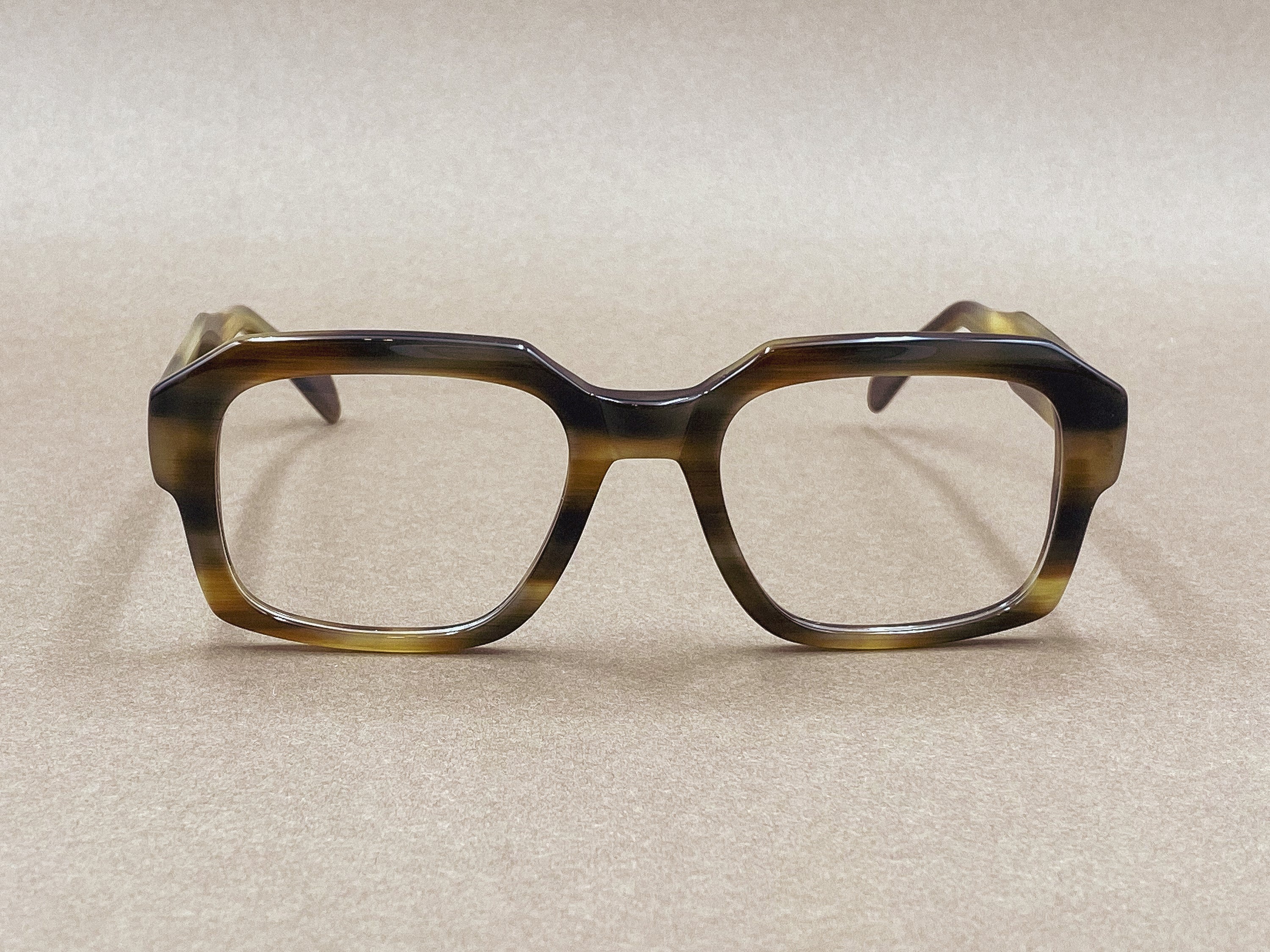 Preciosa 931 handmade glasses - honey horn