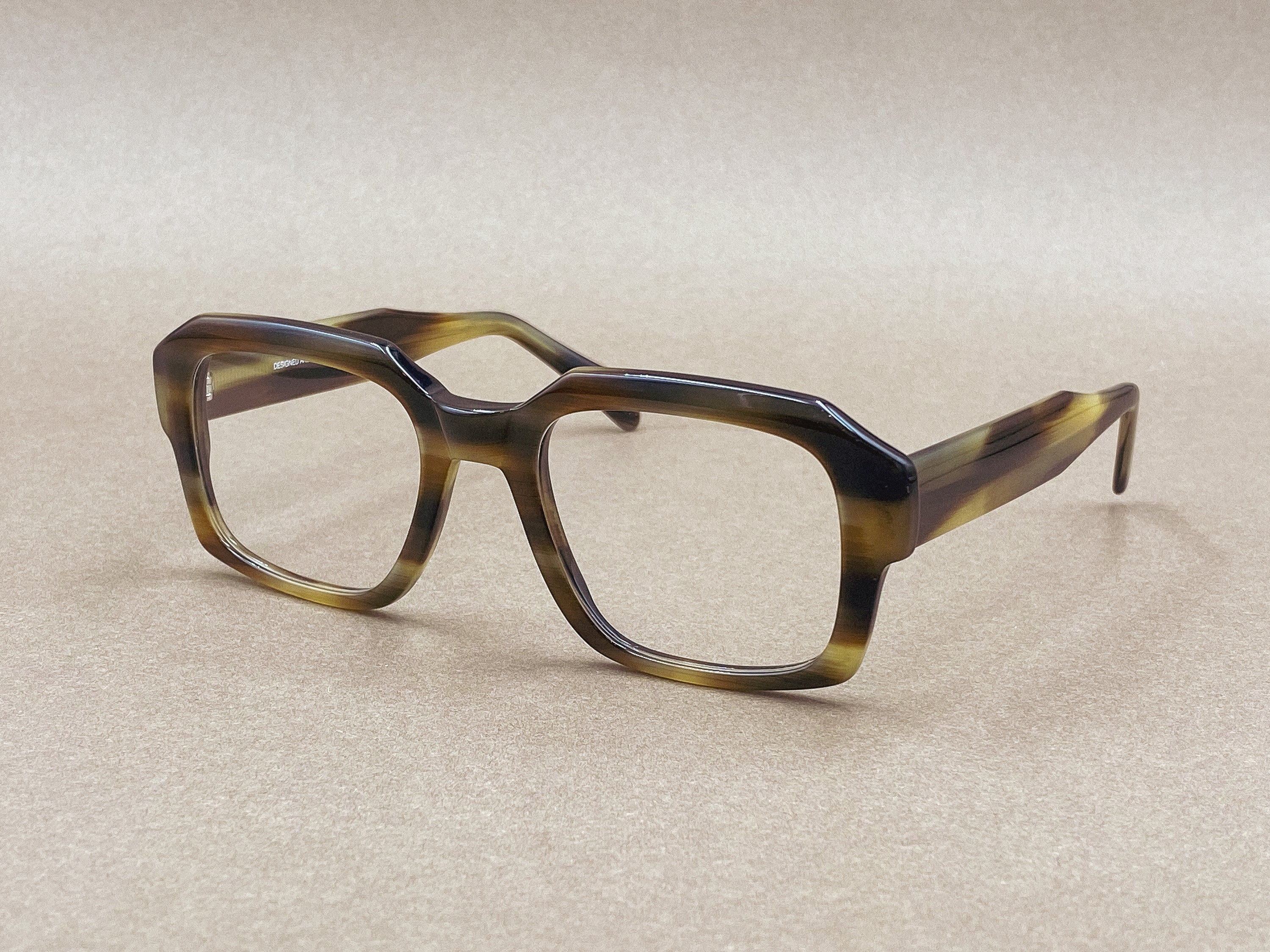 Preciosa 931 handmade glasses - honey horn