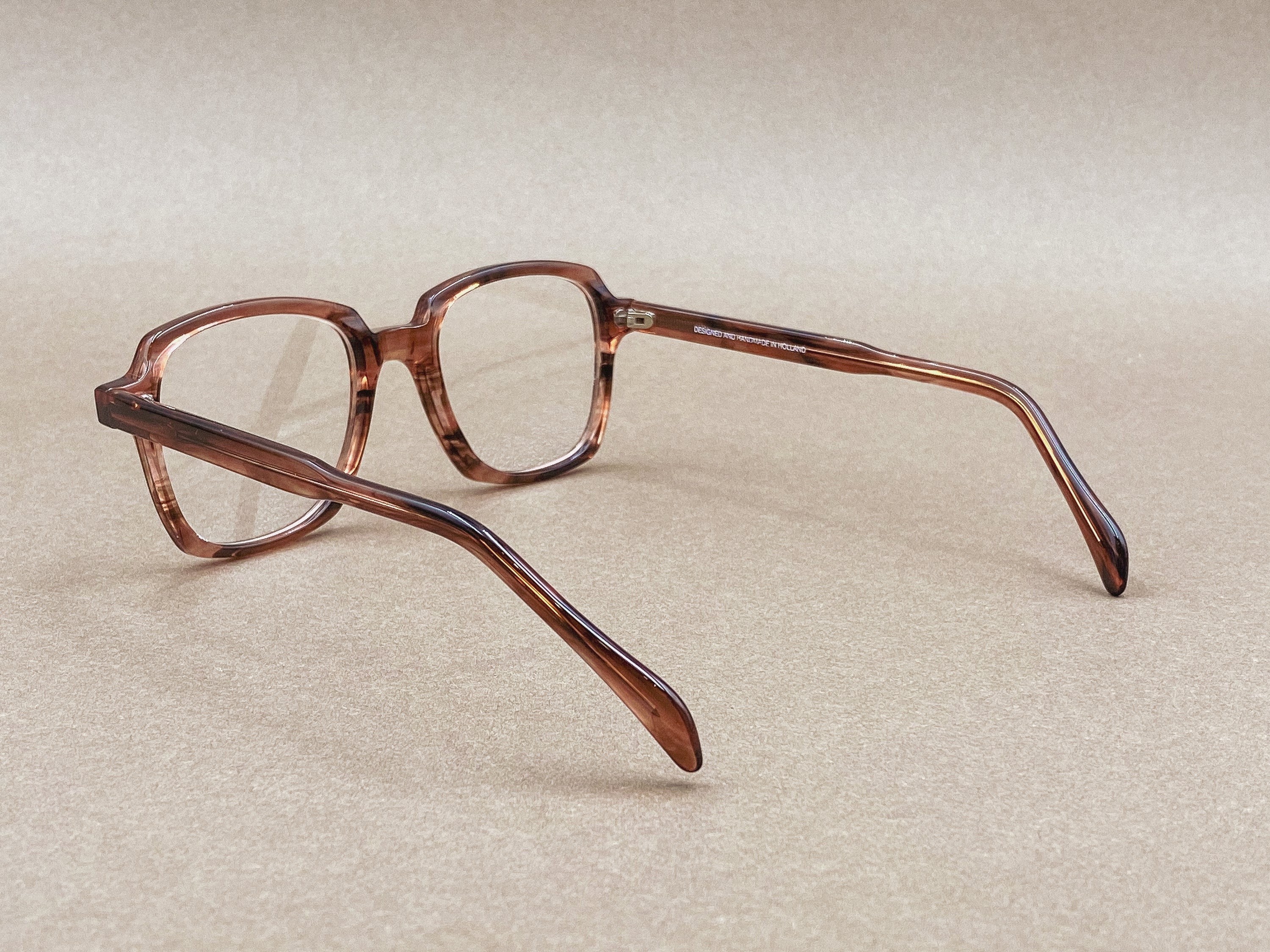 Preciosa 618 red handmade glasses