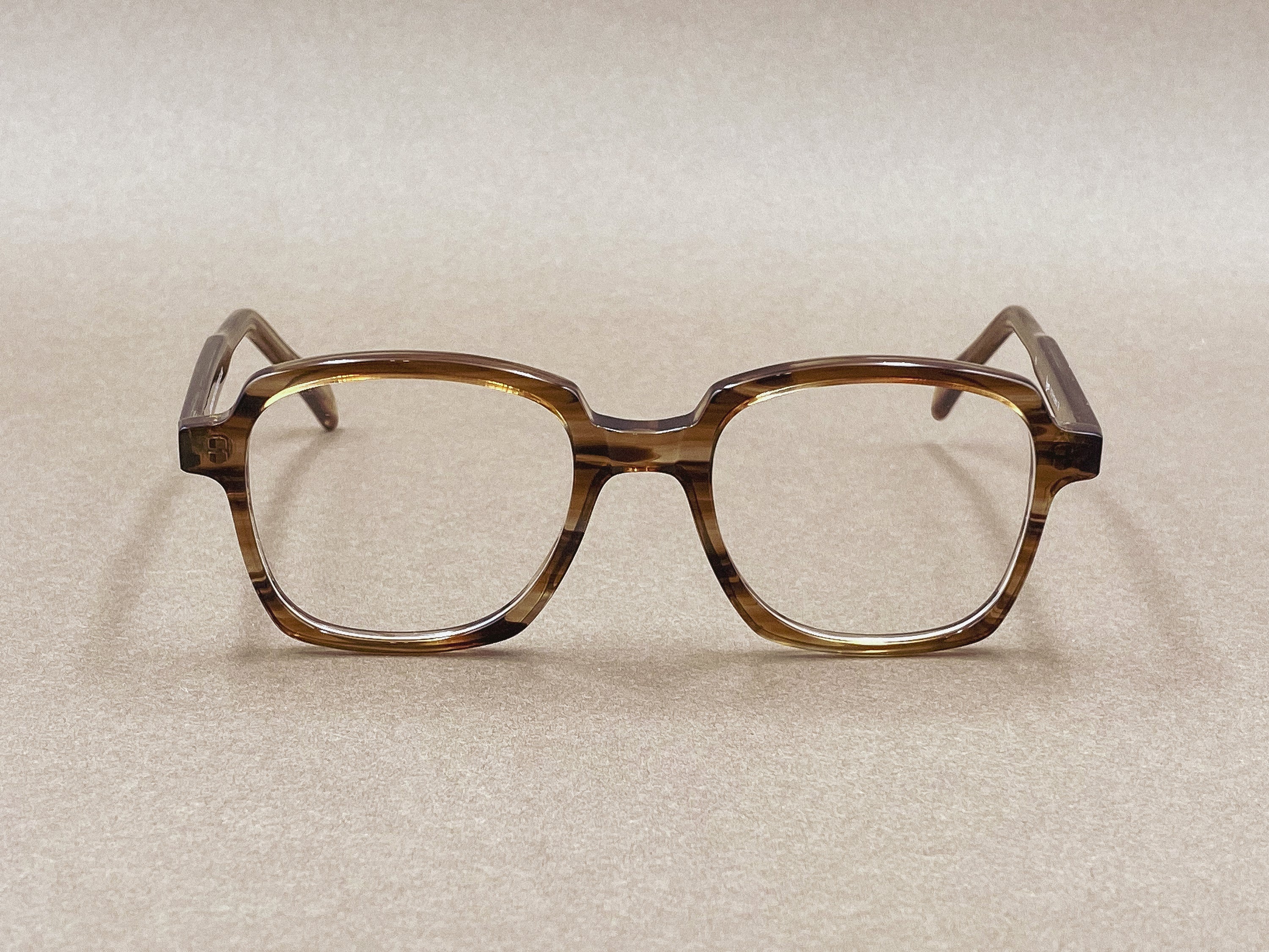 Preciosa 618 beige handmade glasses