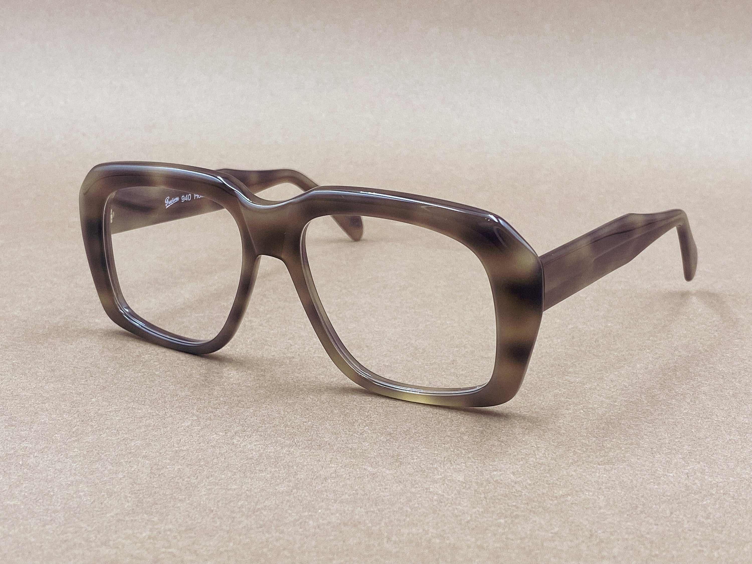 Preciosa 940 Ultra Goliath I Limited Edition glasses - light horn