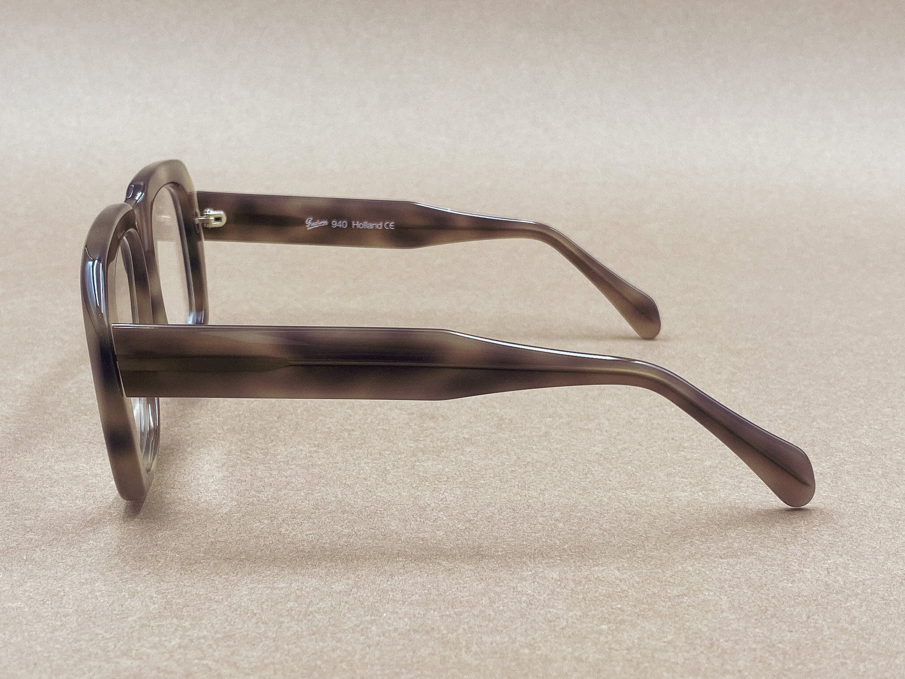 Preciosa 940 Ultra Goliath I Limited Edition glasses - light horn