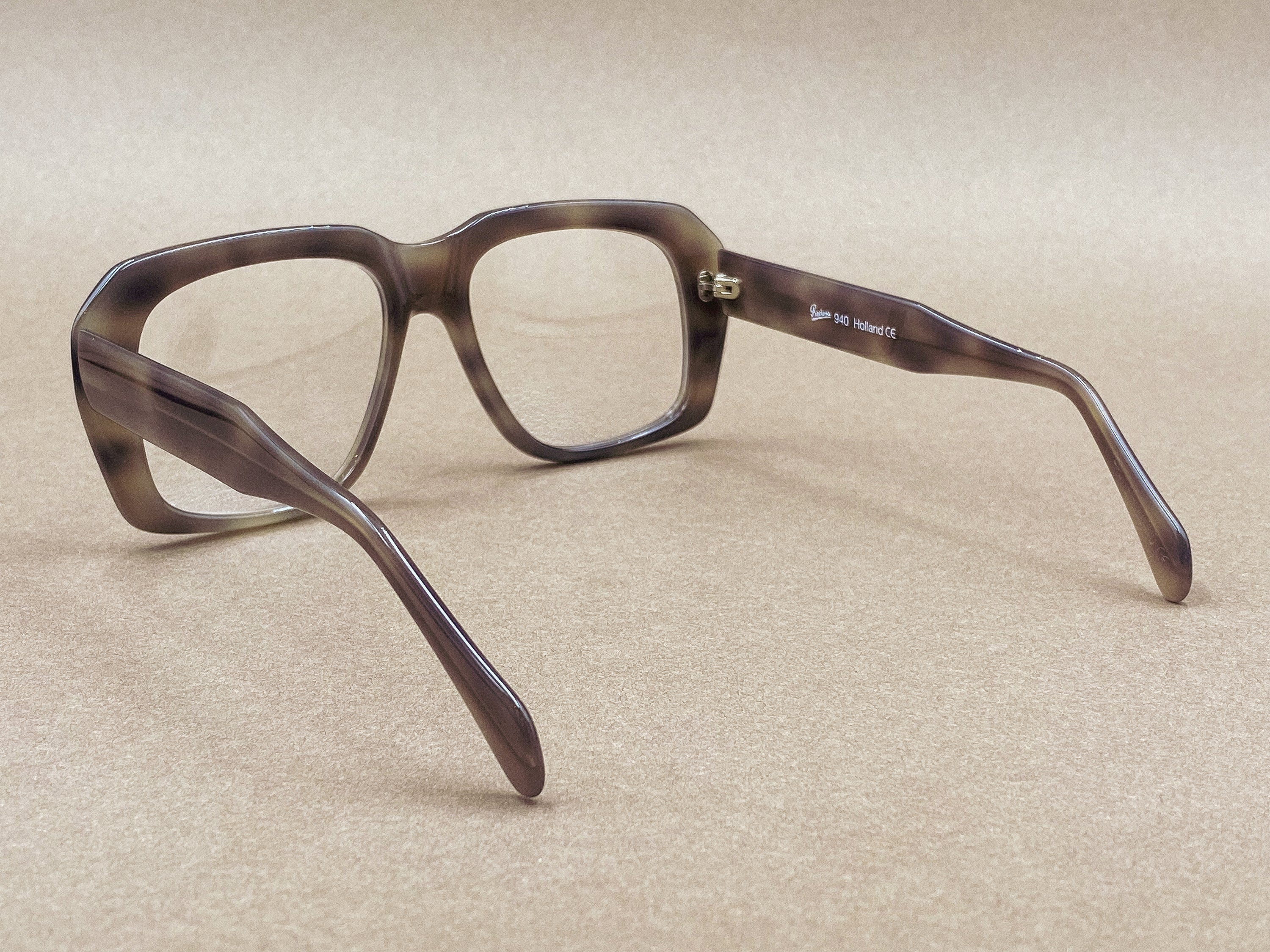 Preciosa 940 Ultra Goliath I Limited Edition glasses - light horn