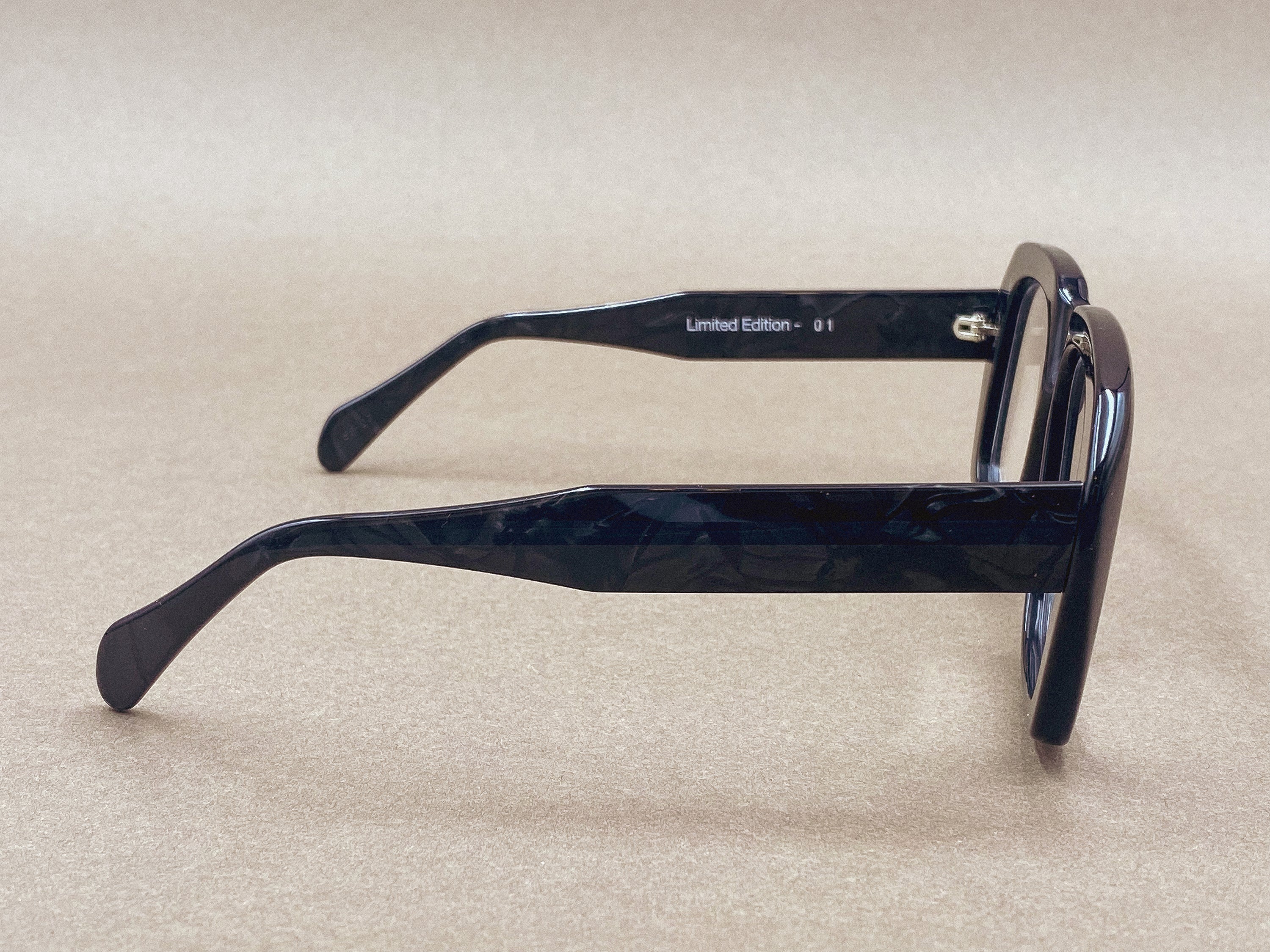 Preciosa 940 Ultra Goliath I Limited Edition glasses - dark marble