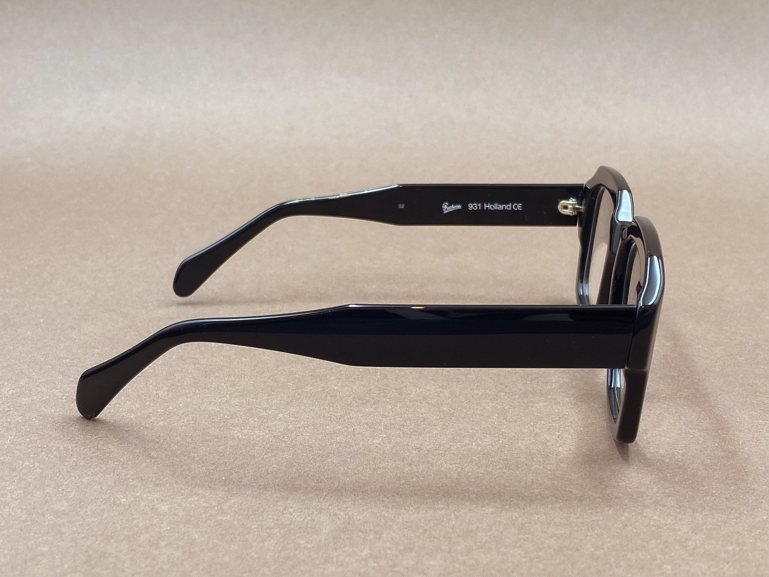 Preciosa 931 handmade glasses - black