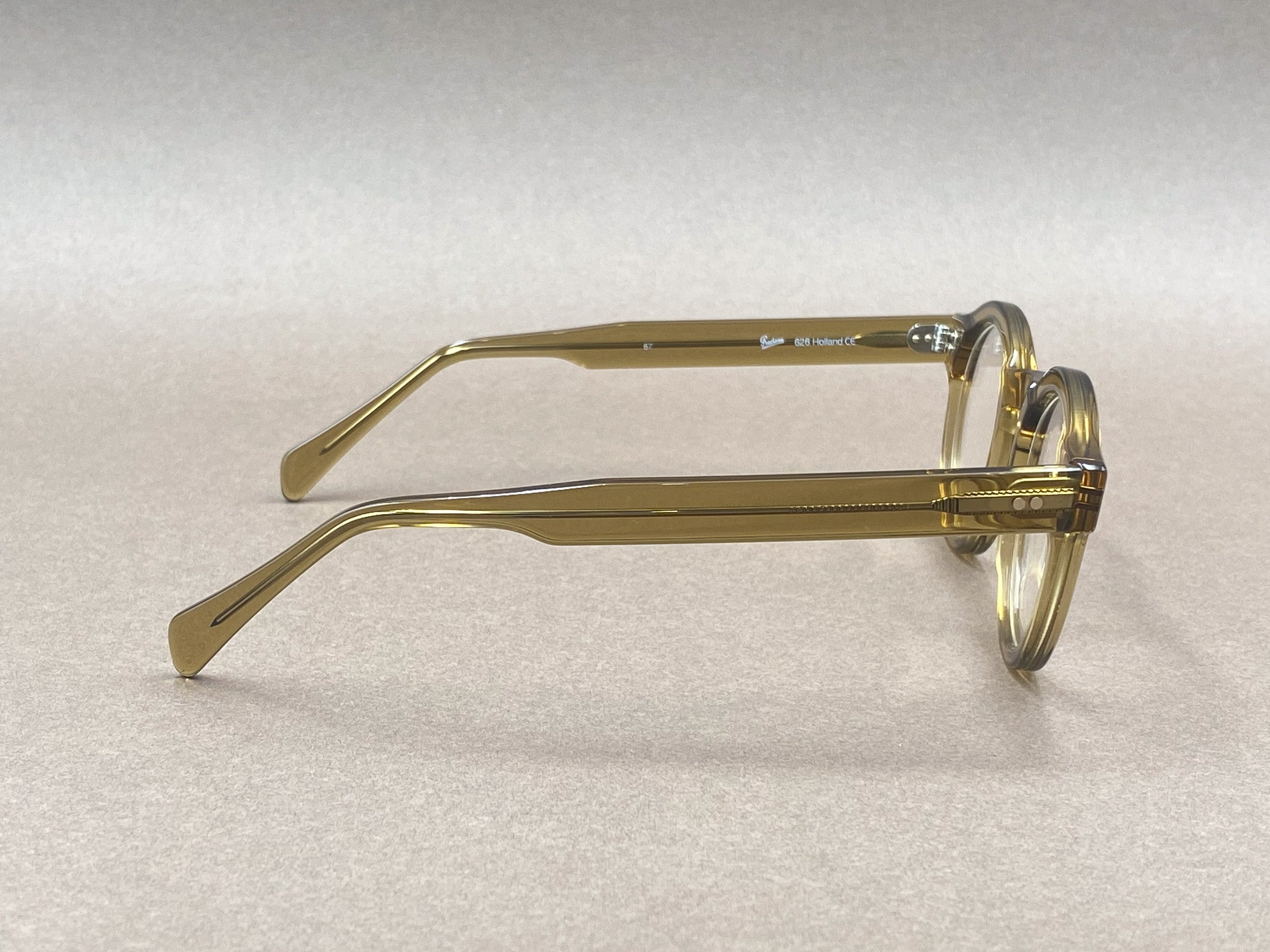 Preciosa 626 handmade glasses - transparent olive
