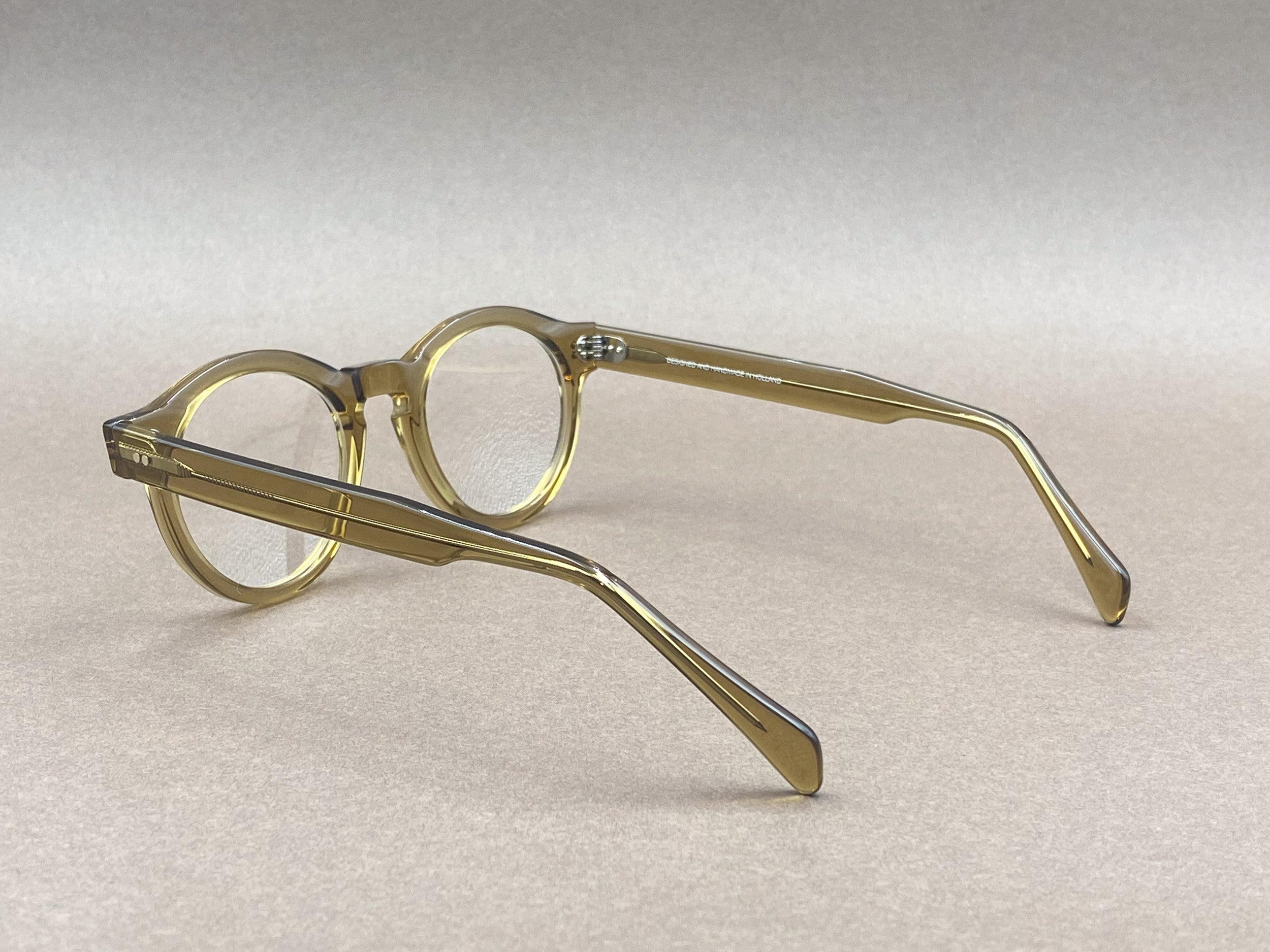 Preciosa 626 handmade glasses - transparent olive