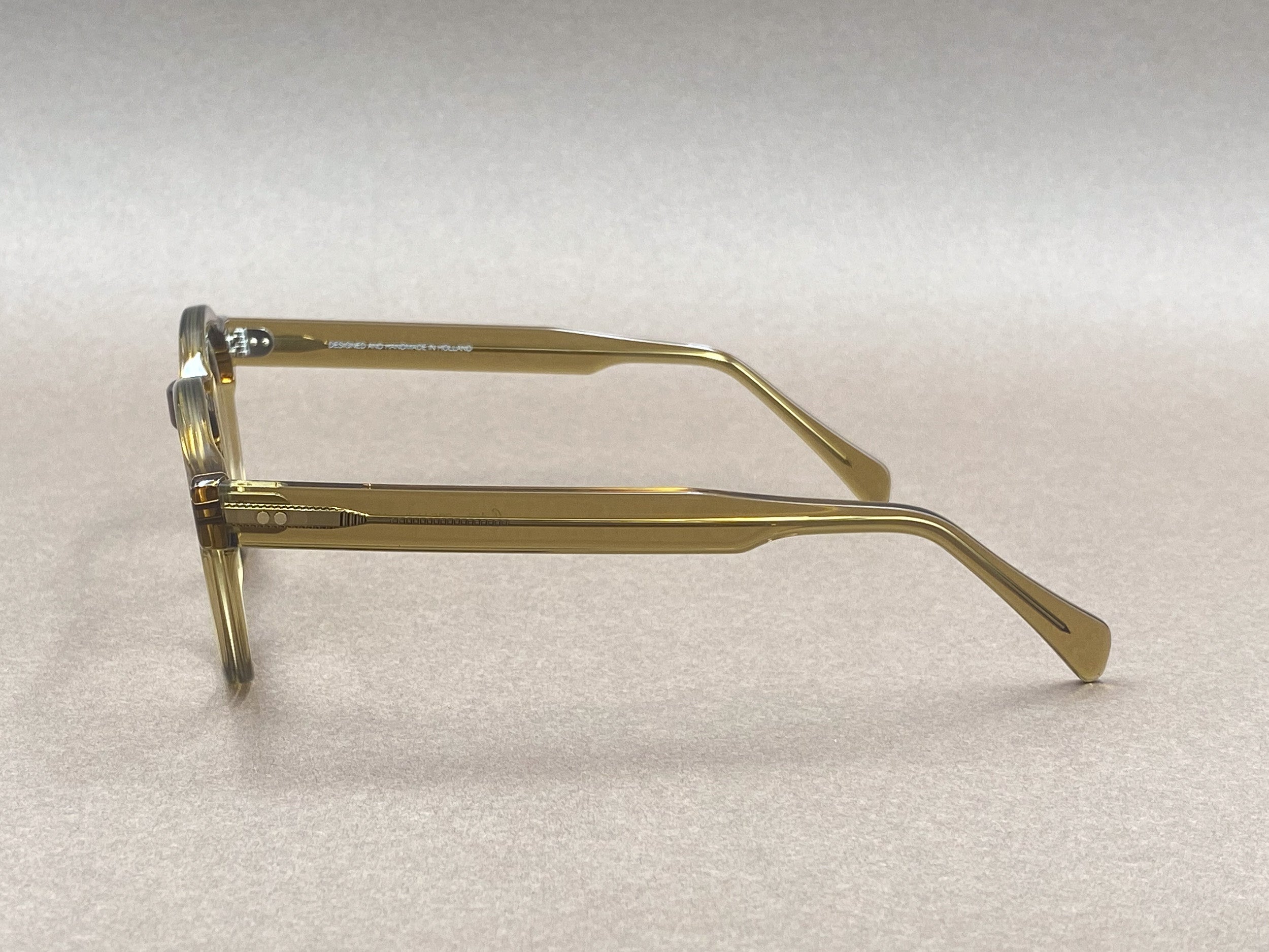 Preciosa 626 handmade glasses - transparent olive