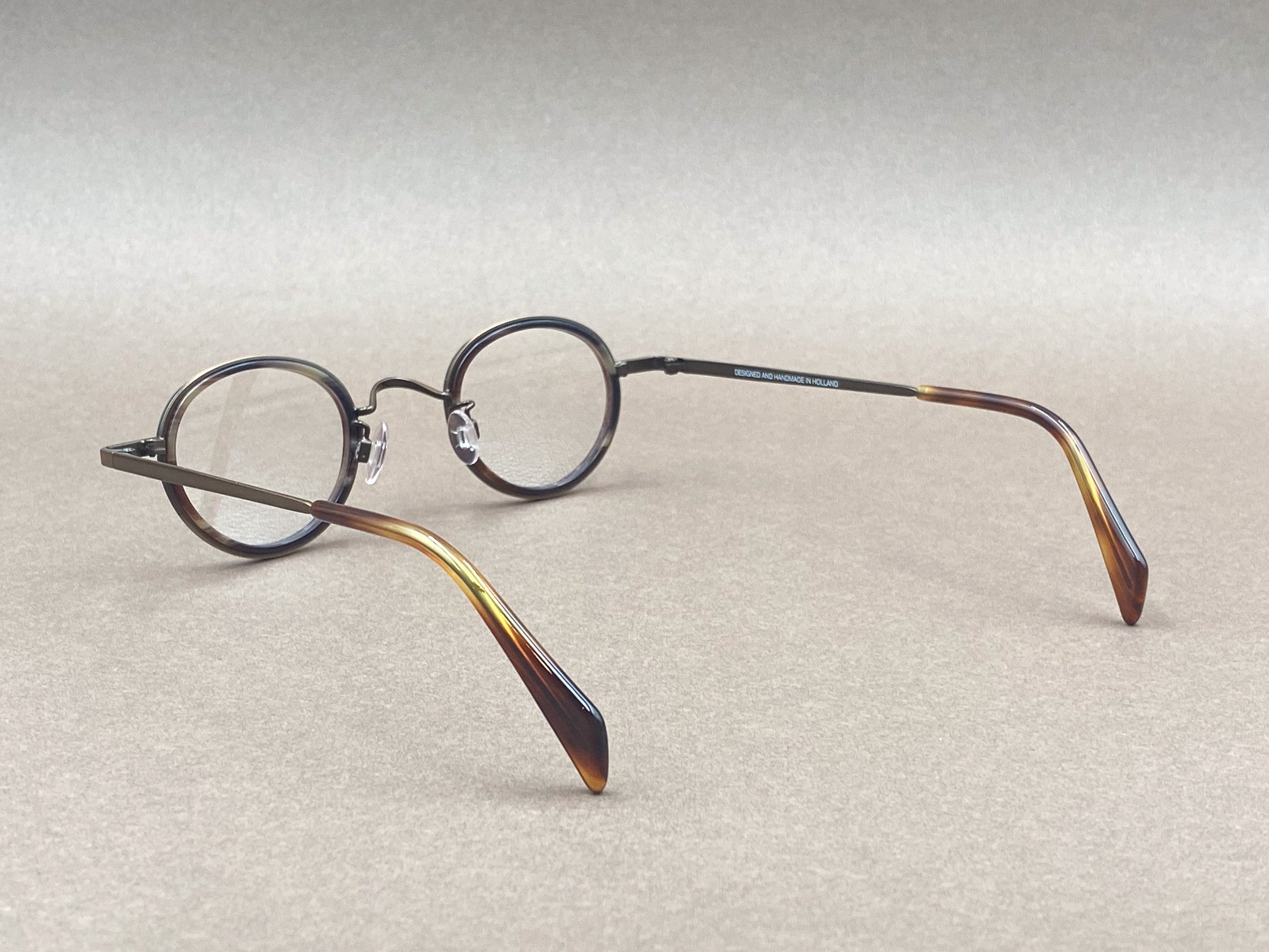 Preciosa 862 handmade glasses