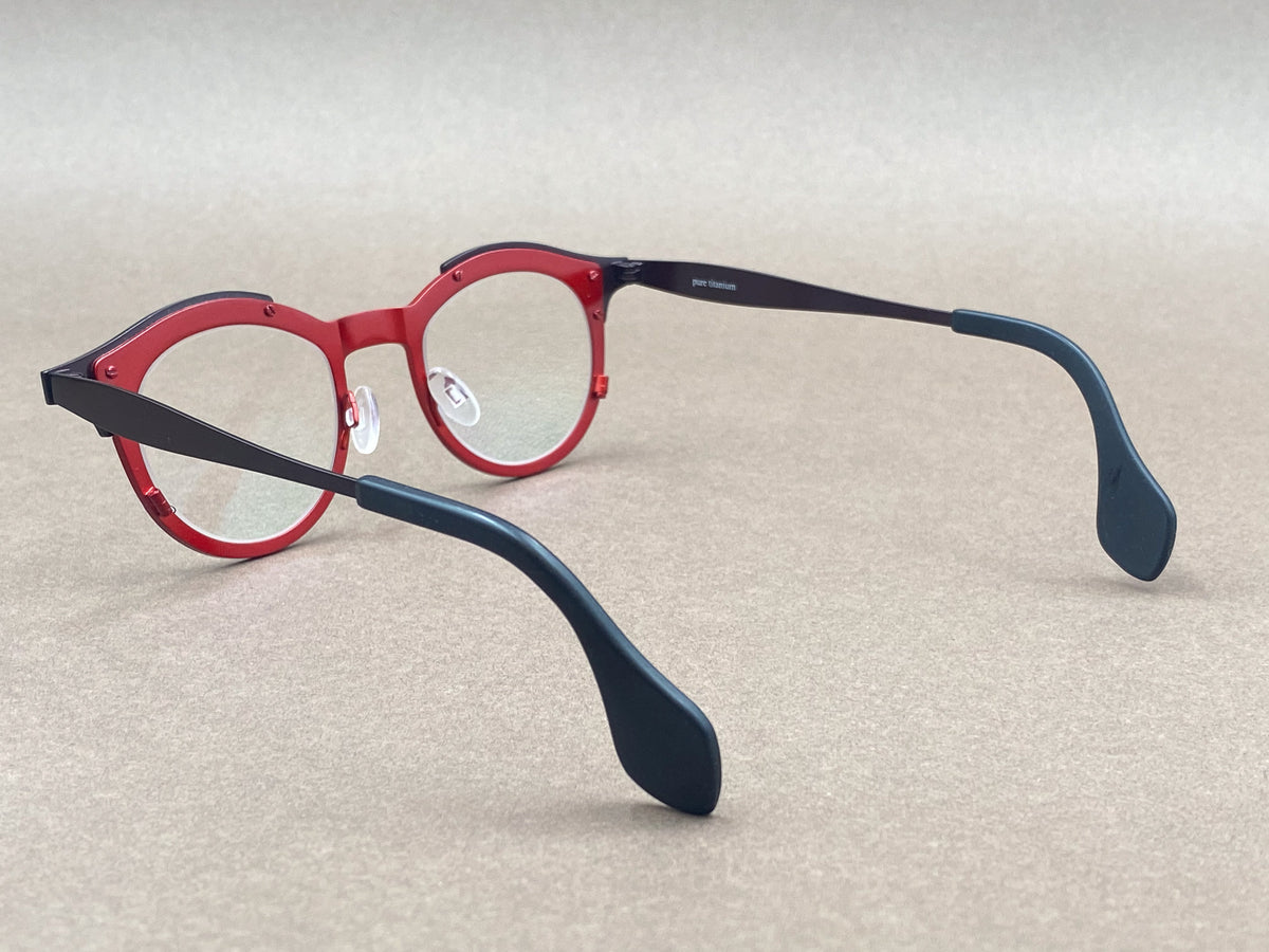 Theo Mille +72 glasses